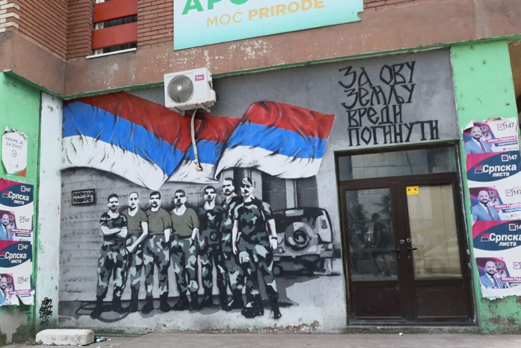 Murales nella parte nord di Kosovska Mitrovica