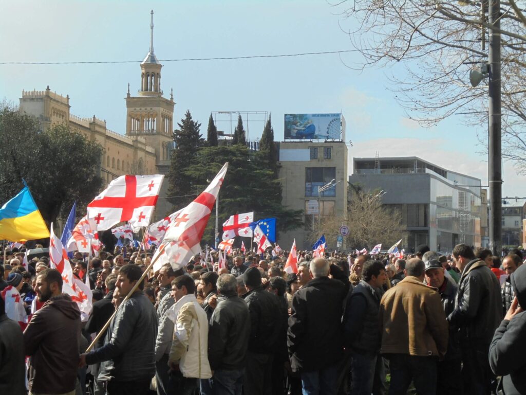 Proteste in Georgia a Tbilisi sul Viale Rustaveli