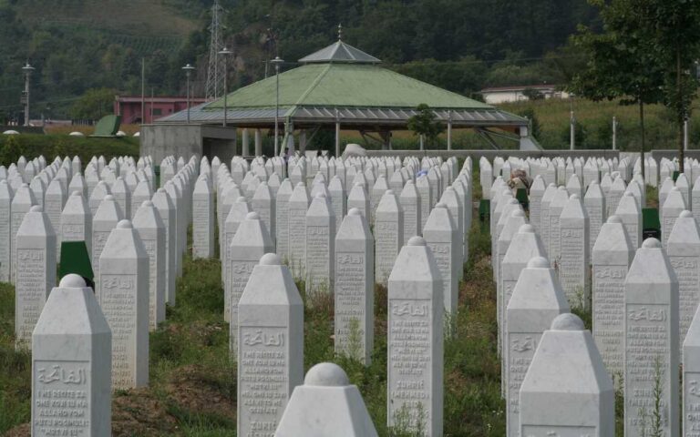 Lapidi del Memoriale di Srebrenica-Potočari