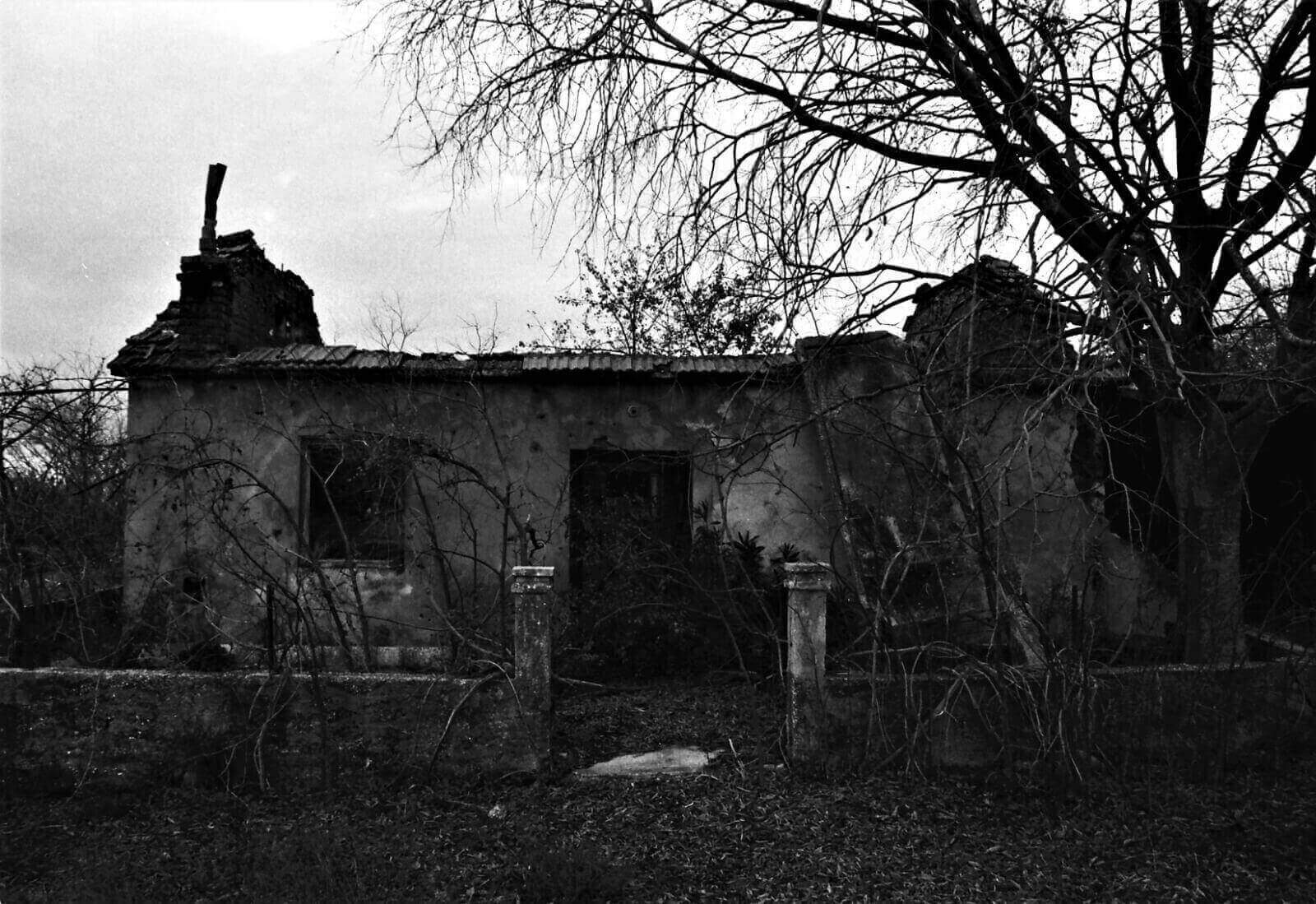 Casa abbandonata e distrutta a Knin