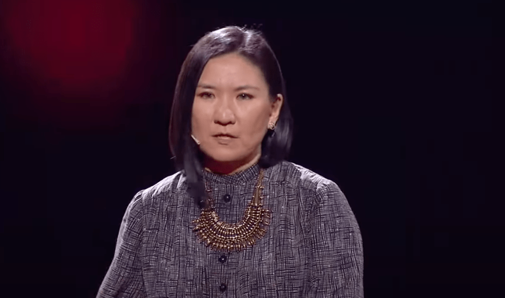 El'mira Kakabaeva scrittura decoloniale kazakhstan