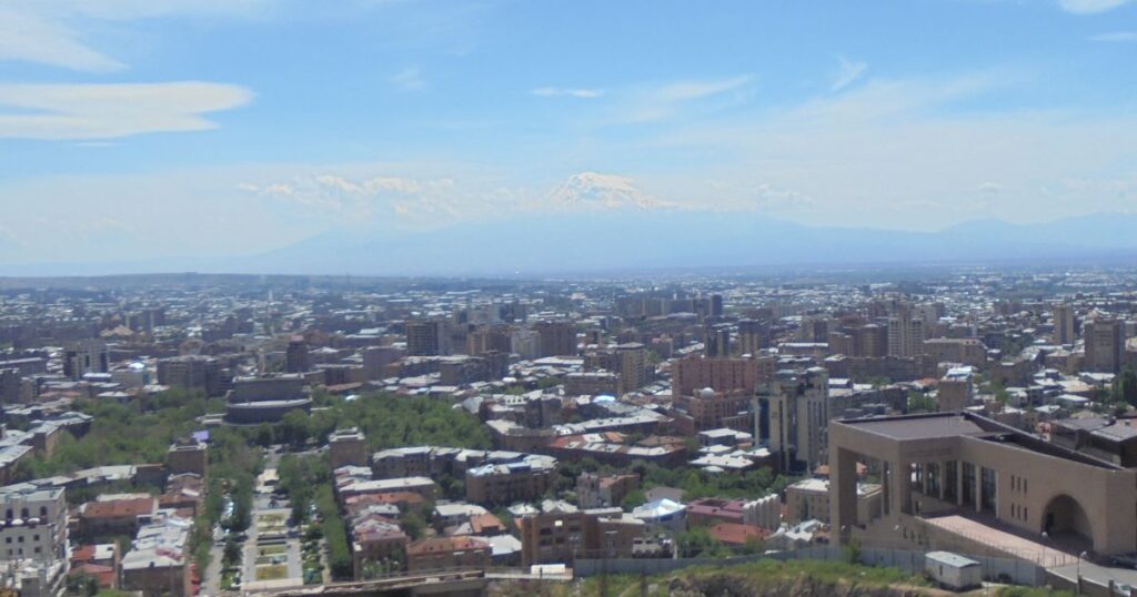 Erevan e l'Ararat - Consigli libreschi per l'estate 2023
