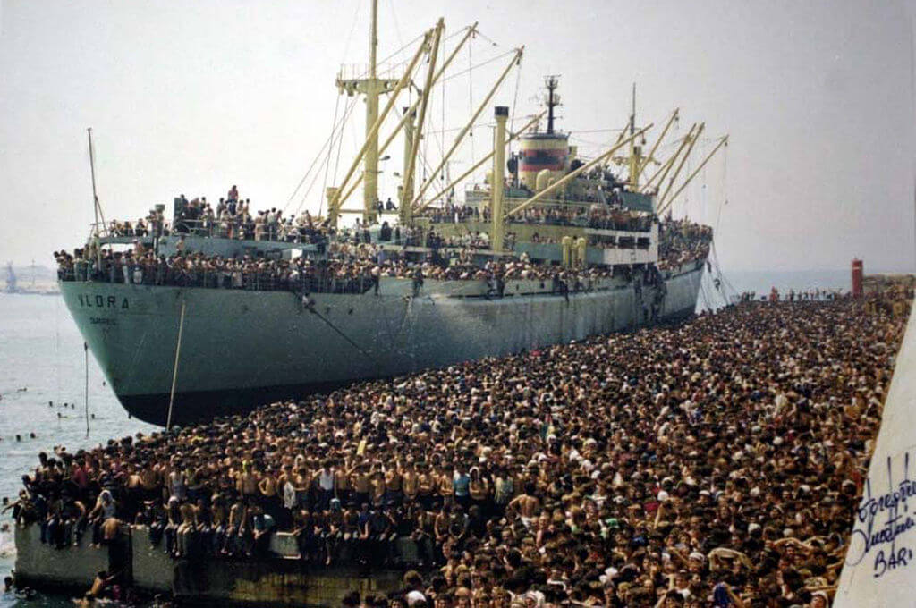 Arrivo della Nave Vlora al porto di Bari, 8 agosto 1991