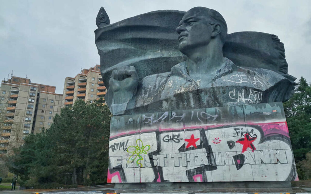 Ddr ai Caraibi - Isola Ernst Thälmann - Il monumento a Berlino Est