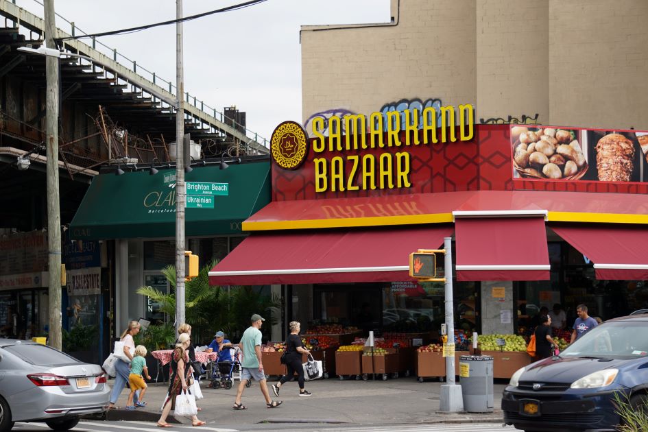 Il supermercato Samarkand a Brighton Beach