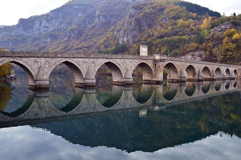 Il ponte sulla Drina di Visegrad, simbolo del rapporto tra Turchia e Balcani.