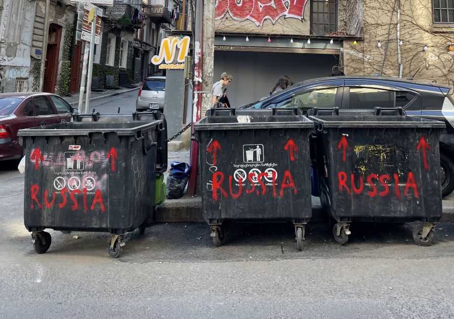 Graffiti politici di Tbilisi e Belgrado