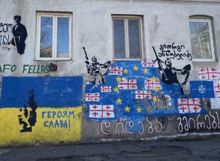 Graffiti politici di Tbilisi e Belgrado