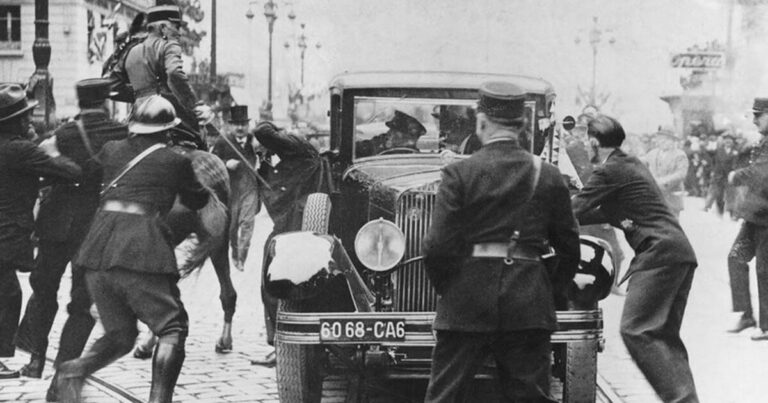 L'attentato di Marsiglia del 1934 ai danni di re Alessandro I di Jugoslavia in un fotogramma dell'epoca