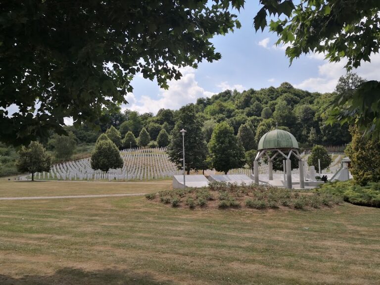 Memoriale di Srebrenica-Potočari