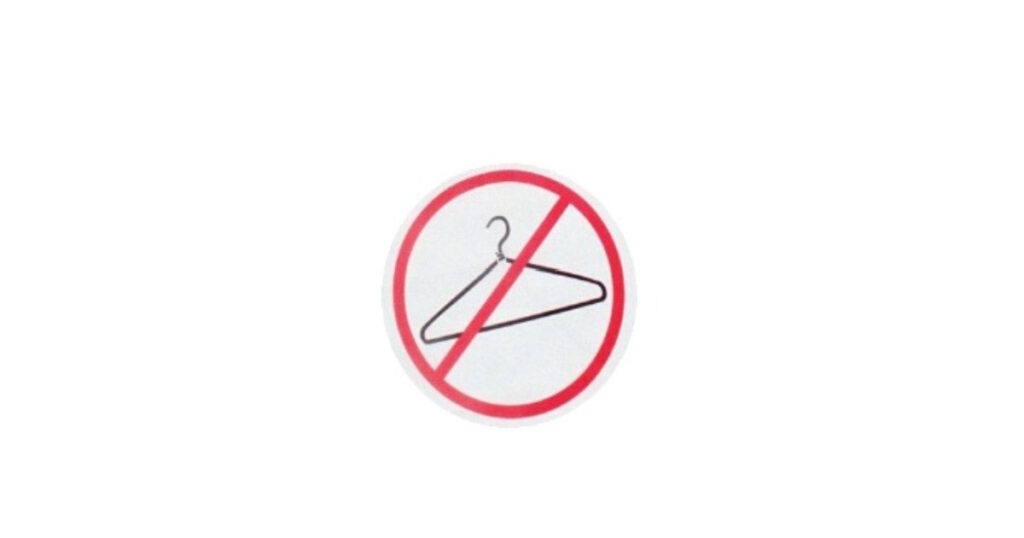 Gruccia come simbolo di protesta contro l'interdizione del diritto all'aborto, dal sito femminista "Ona" ("Lei"), 2015
