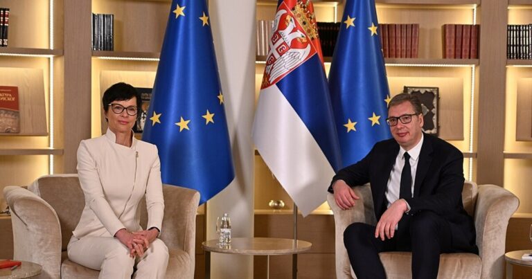 La commissaria europea per l'allargamento Marta Kos partecipa all'incontro con il presidente serbo Aleksandar Vučić a Belgrado, Serbia, martedì 29 aprile 2025