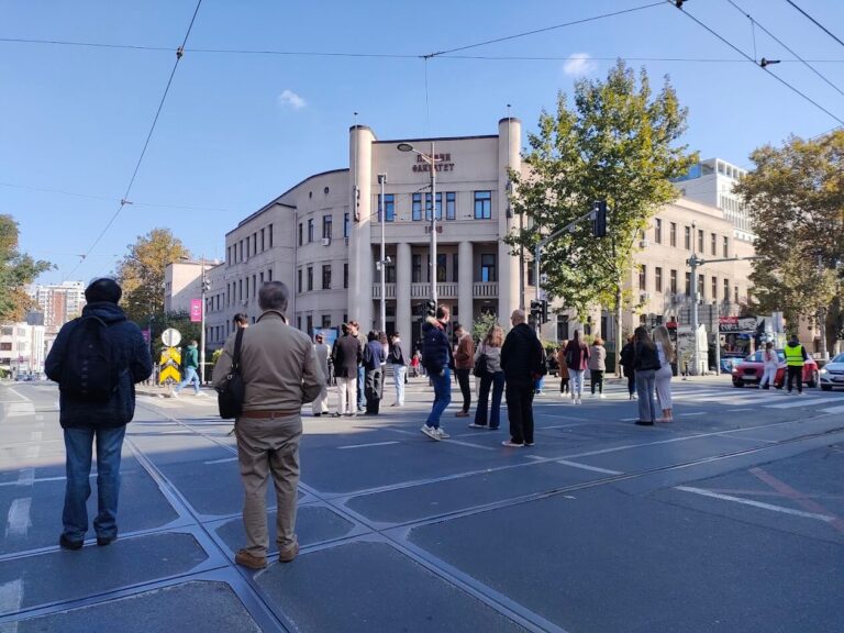 cosa sta succedendo in serbia