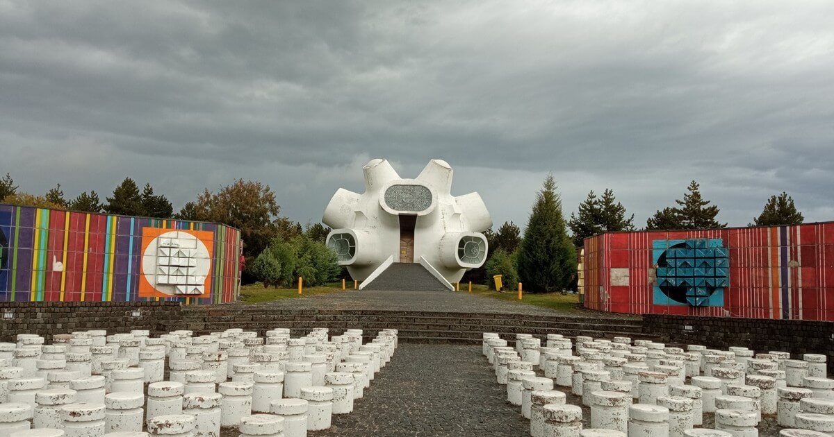 Spomenik di Kru&scaron;evo