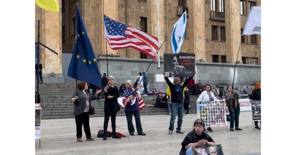 Protesta a favore di Israele e dell'Ucraina (quindi, del potere politico degli Stati Uniti e l'Europa) contro la Russia di Putin, settembre 2024
