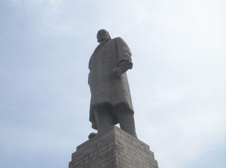 La Statua di Lenin più grande del mondo a Volgograd.