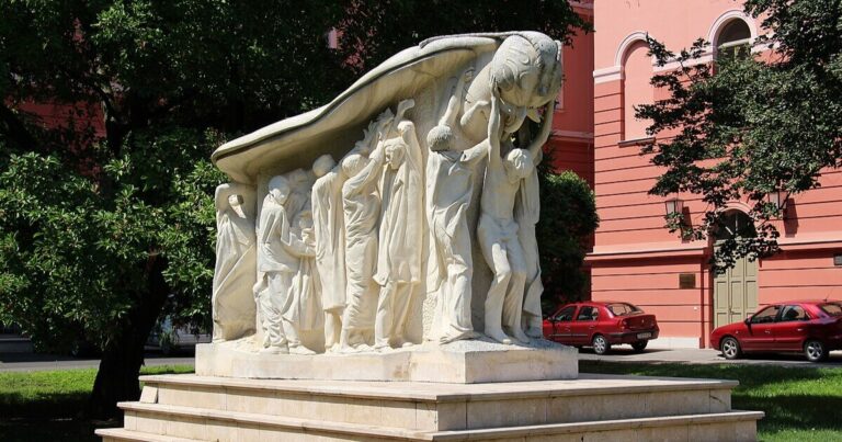 Monumento alla Rivoluzione del 1956 in Piazza Béla Rerrich, Szeged
